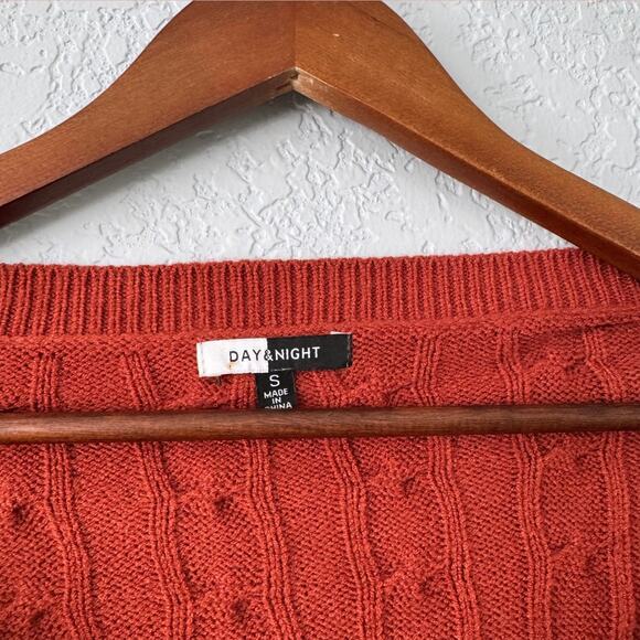 Day & Night Burnt Orange Top and Shorts Knitted Two Piece Set Size Small - Picture 3 of 9